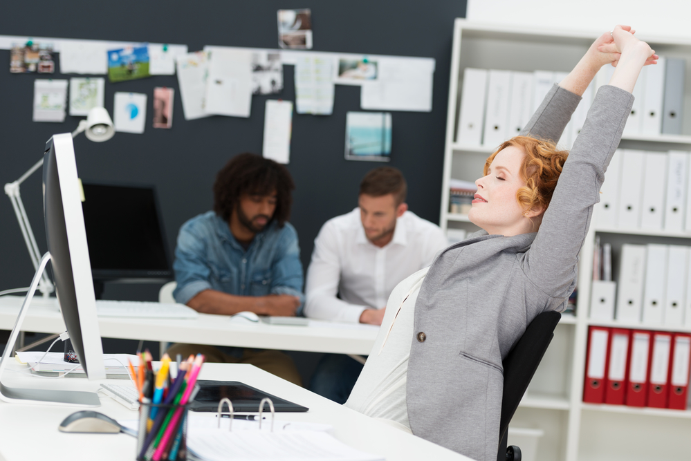 7 tipos de alongamento para aliviar a tensão no trabalho
